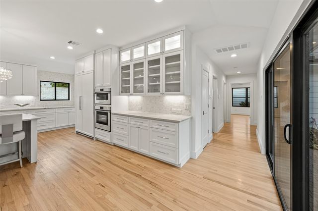 5658 Del Monte Drive, Houston, TX 77056