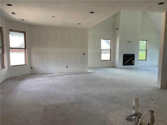 1039 NW Vaughn Road, Bentonville, AR 72713
