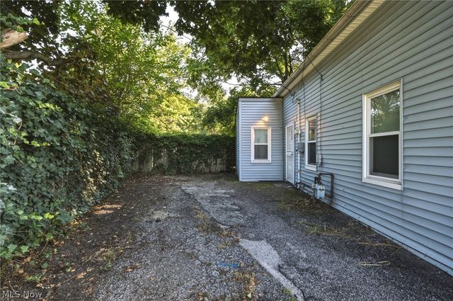 1963 Fulton Place, Cleveland, OH 44113
