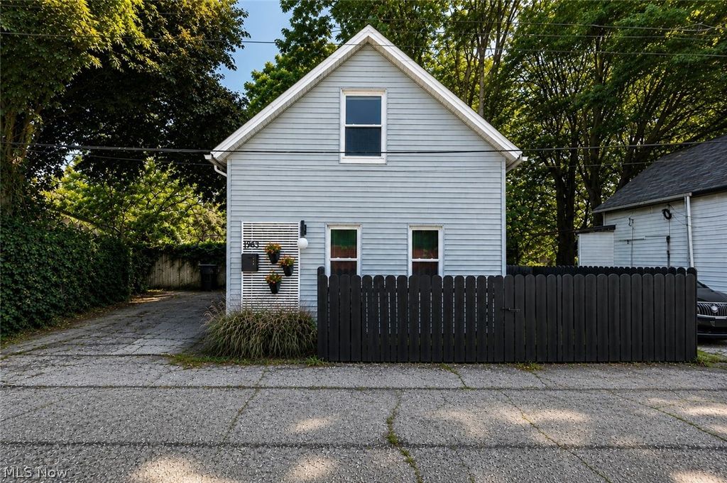 1963 Fulton Place, Cleveland, OH 44113