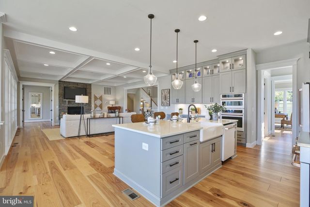 1580 LOUDOUN DR, Haymarket, VA 20169