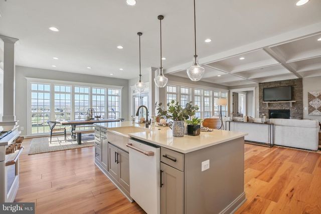 1580 LOUDOUN DR, Haymarket, VA 20169