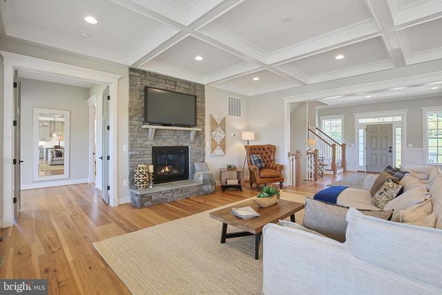1580 LOUDOUN DR, Haymarket, VA 20169