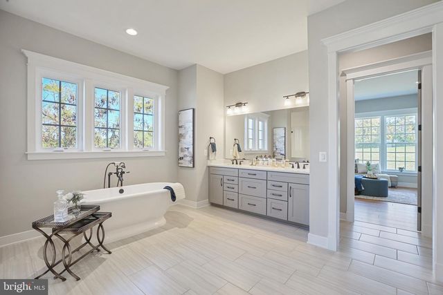 1580 LOUDOUN DR, Haymarket, VA 20169