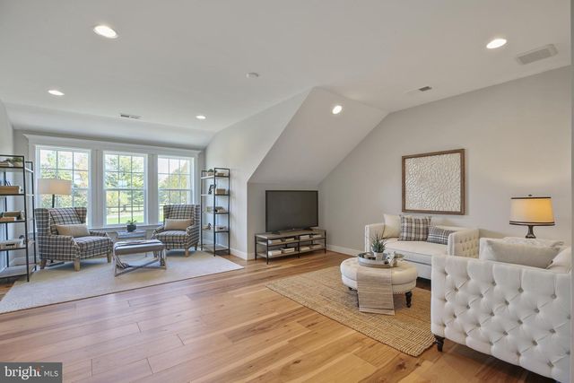 1580 LOUDOUN DR, Haymarket, VA 20169
