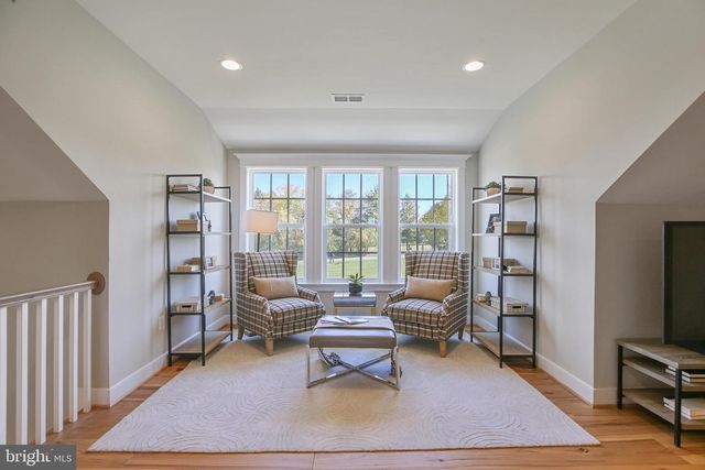 1580 LOUDOUN DR, Haymarket, VA 20169