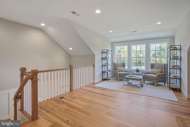 1580 LOUDOUN DR, Haymarket, VA 20169