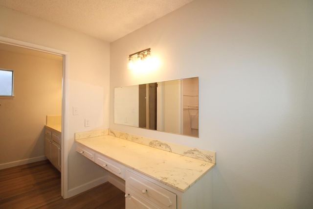 678 E Menlo Avenue, Fresno, CA 93710