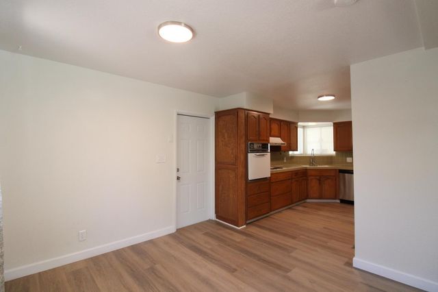 678 E Menlo Avenue, Fresno, CA 93710
