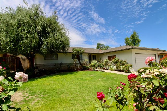 678 E Menlo Avenue, Fresno, CA 93710