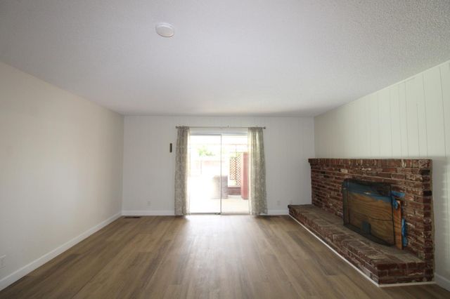 678 E Menlo Avenue, Fresno, CA 93710
