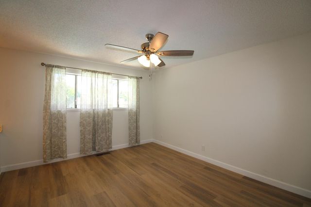 678 E Menlo Avenue, Fresno, CA 93710
