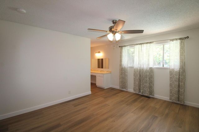 678 E Menlo Avenue, Fresno, CA 93710