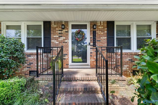 11242 Hillwood Drive SE, Huntsville, AL 35803