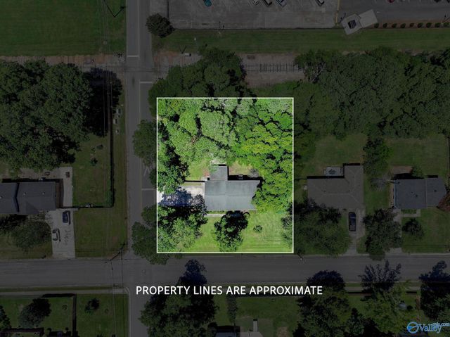 11242 Hillwood Drive SE, Huntsville, AL 35803