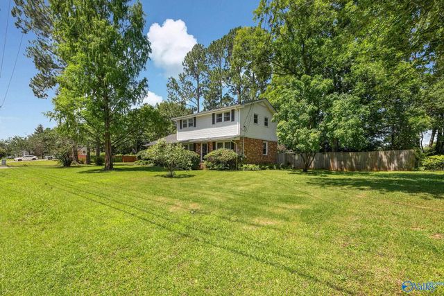 11242 Hillwood Drive SE, Huntsville, AL 35803