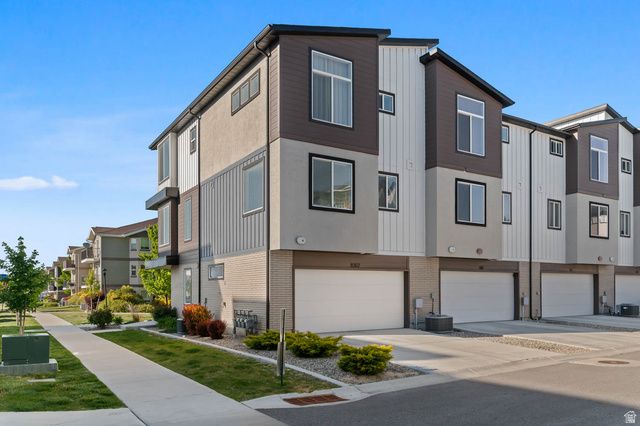 8307 S DURHAM ST, Sandy, UT 84070