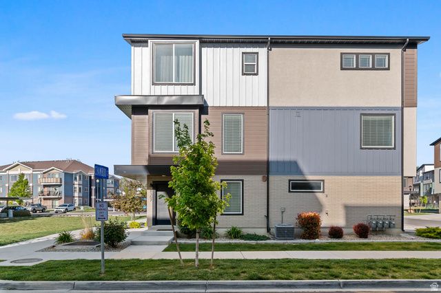 8307 S DURHAM ST, Sandy, UT 84070