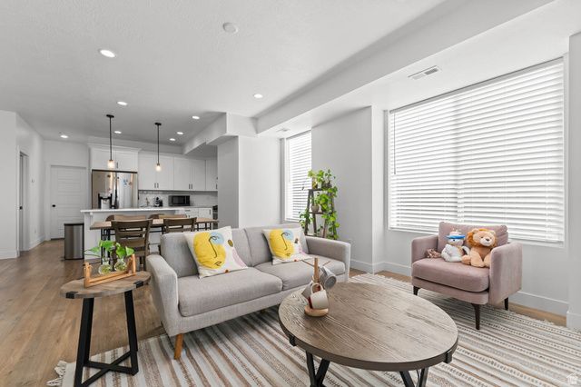 8307 S DURHAM ST, Sandy, UT 84070