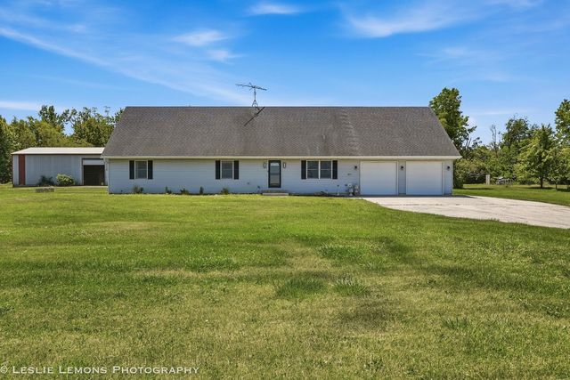 8705 E Pine Bluff Road, Coal City, IL 60416