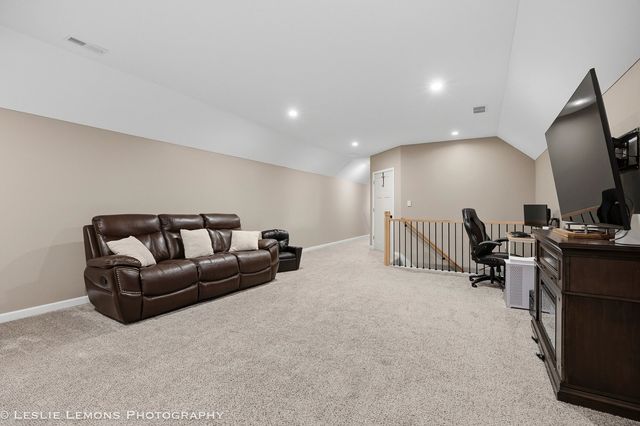 8705 E Pine Bluff Road, Coal City, IL 60416
