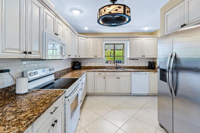 622 SW Pine Tree Lane, Palm City, FL 34990