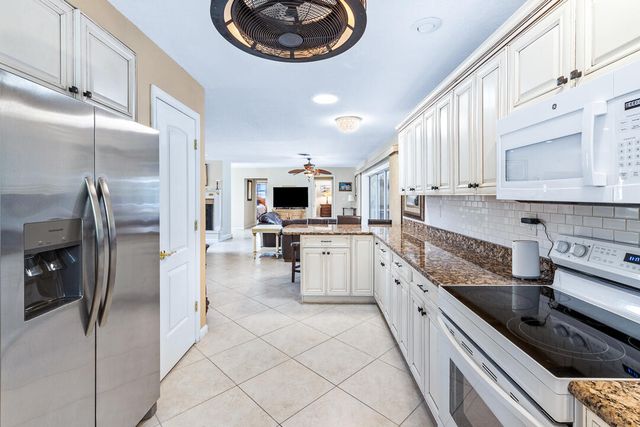 622 SW Pine Tree Lane, Palm City, FL 34990
