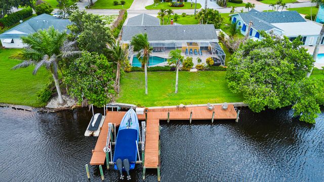 622 SW Pine Tree Lane, Palm City, FL 34990