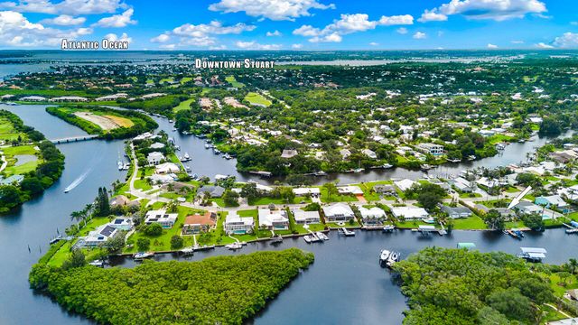 622 SW Pine Tree Lane, Palm City, FL 34990