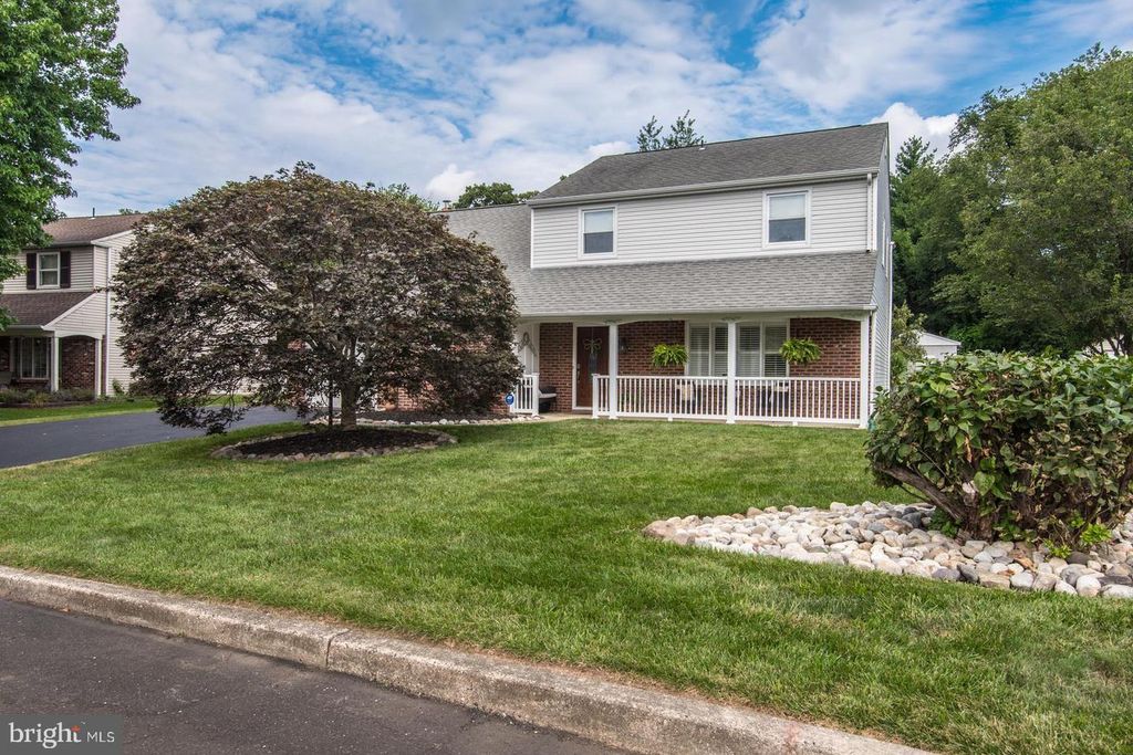 41 GRANT DR, Holland, PA 18966