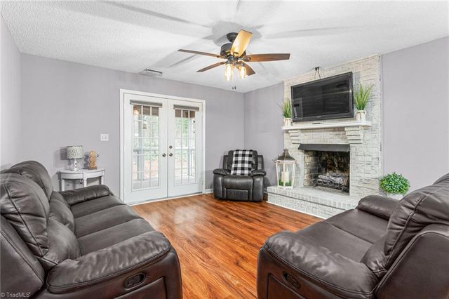 5136 Country Lane, Archdale, NC 27263