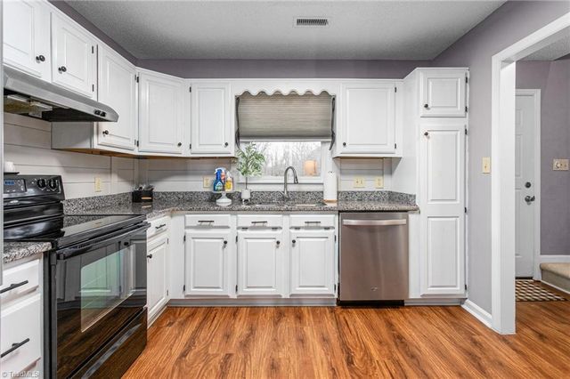 5136 Country Lane, Archdale, NC 27263