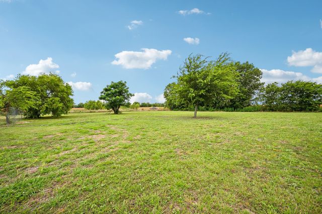 4949 County Road 465, Mckinney, TX 75071