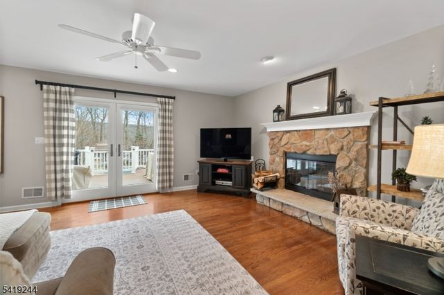 57 Paderewski Rd, Jefferson Twp., NJ 07438