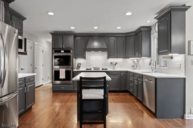 57 Paderewski Rd, Jefferson Twp., NJ 07438