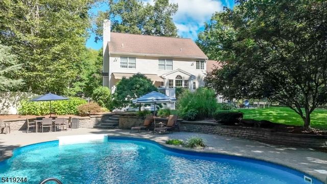 57 Paderewski Rd, Jefferson Twp., NJ 07438