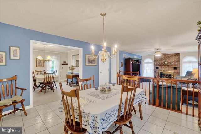 30 MCCURLEY DR, New Freedom, PA 17349