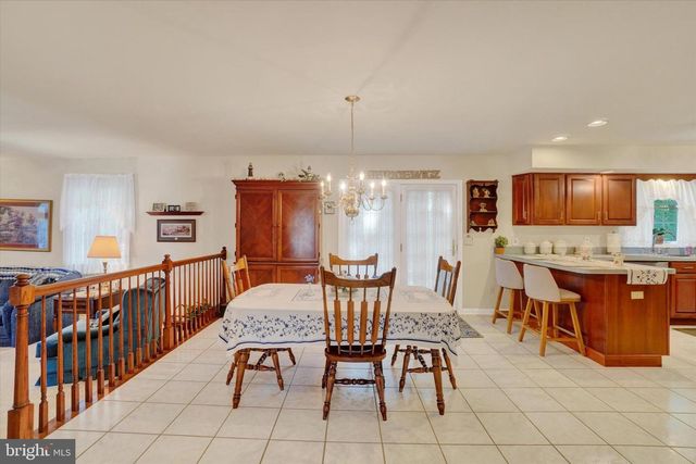 30 MCCURLEY DR, New Freedom, PA 17349