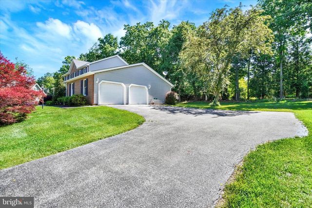 30 MCCURLEY DR, New Freedom, PA 17349