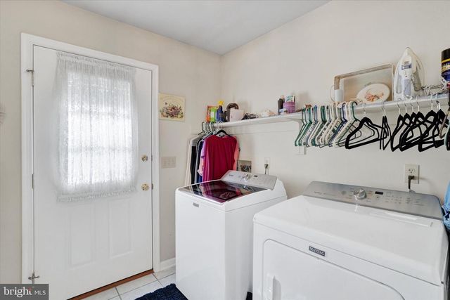 30 MCCURLEY DR, New Freedom, PA 17349