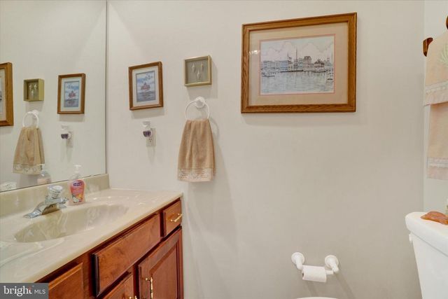 30 MCCURLEY DR, New Freedom, PA 17349