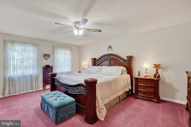 30 MCCURLEY DR, New Freedom, PA 17349