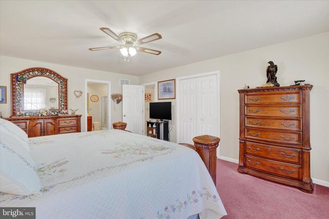 30 MCCURLEY DR, New Freedom, PA 17349