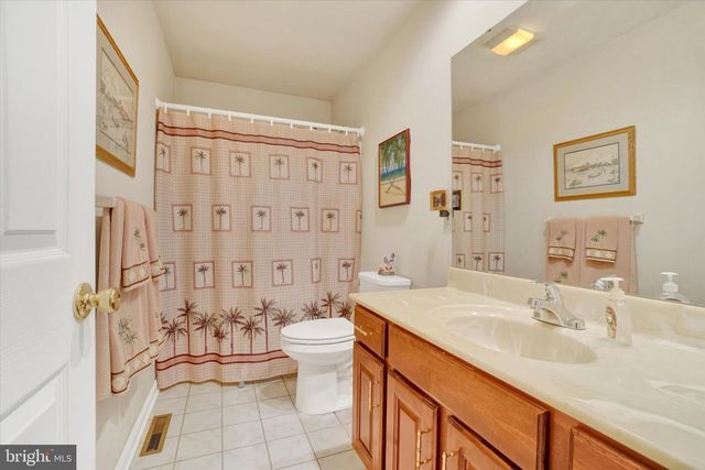 30 MCCURLEY DR, New Freedom, PA 17349