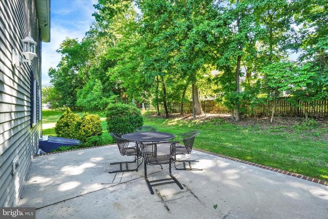 30 MCCURLEY DR, New Freedom, PA 17349