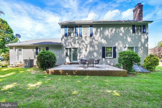 30 MCCURLEY DR, New Freedom, PA 17349