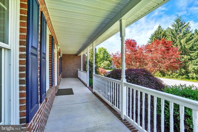 30 MCCURLEY DR, New Freedom, PA 17349