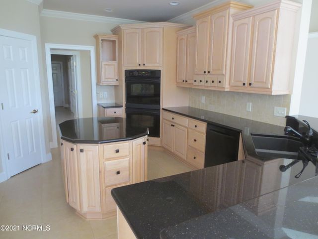 8 Country Club Boulevard, Whispering Pines, NC 28327