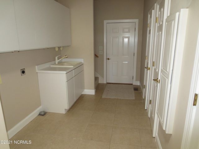 8 Country Club Boulevard, Whispering Pines, NC 28327