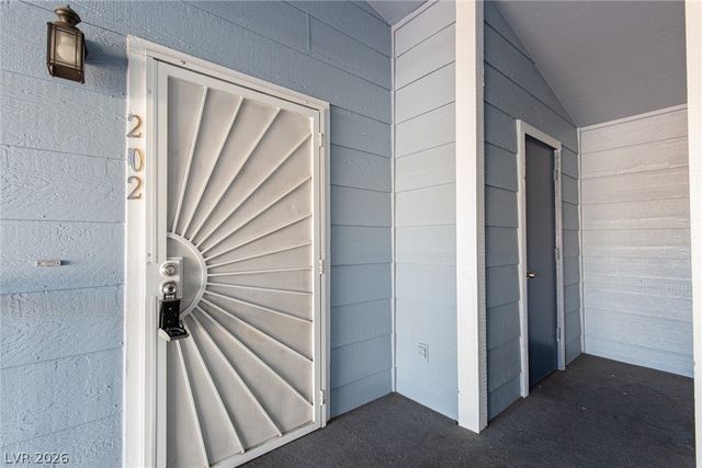 5370 Angler Circle 202, Las Vegas, NV 89122